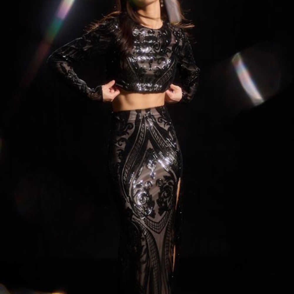 NWT Lulus Luxe Aesthetic Black Sequin Long Sleeve Two-piece Maxi Dress - Size XS